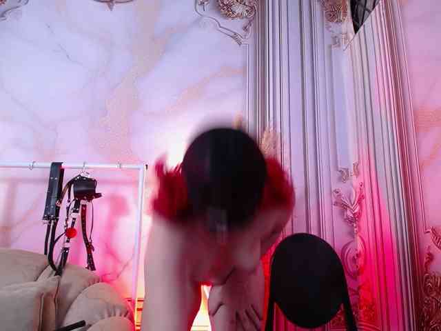 Naty-slavedoll webcam