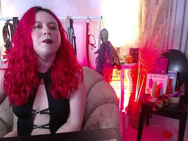 Naty-slavedoll webcam