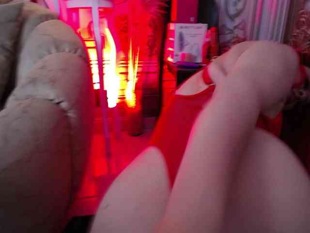 Naty-slavedoll webcam