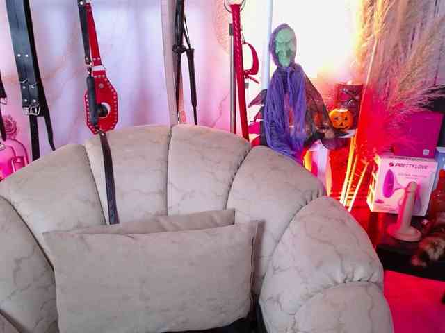 Naty-slavedoll webcam