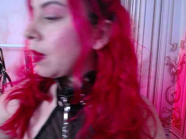 Naty-slavedoll webcam