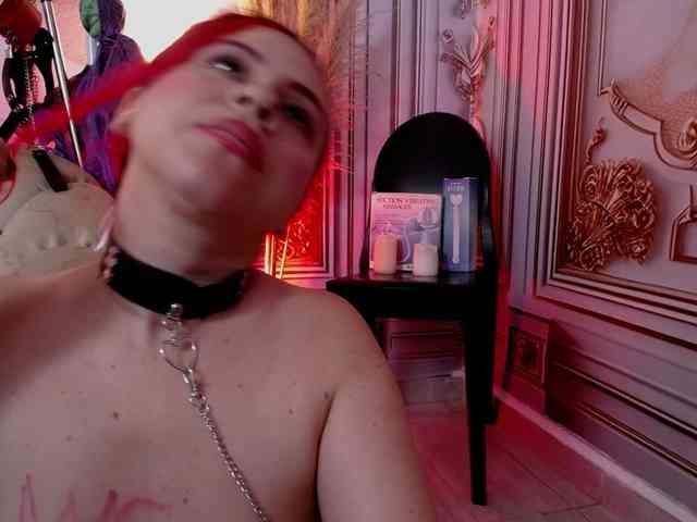 Naty-slavedoll webcam