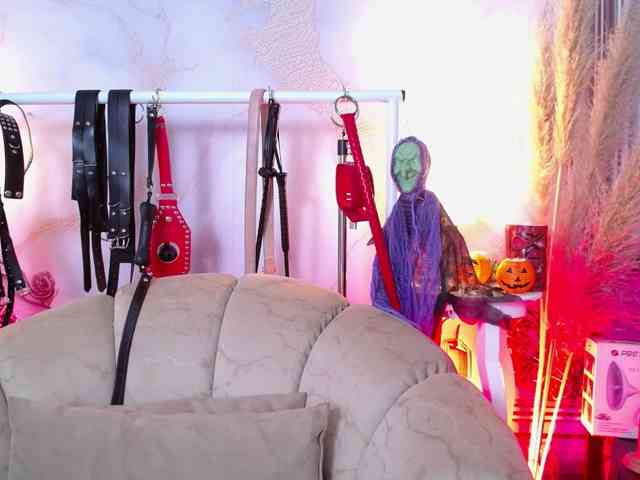 Naty-slavedoll webcam