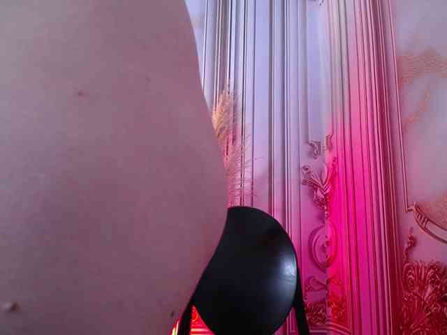 Naty-slavedoll webcam