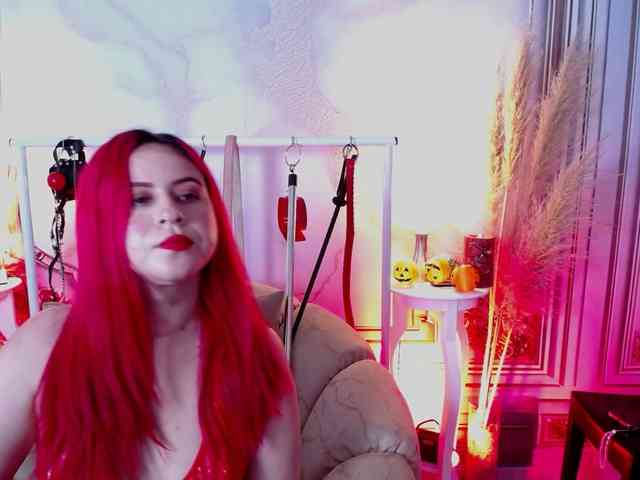Naty-slavedoll webcam