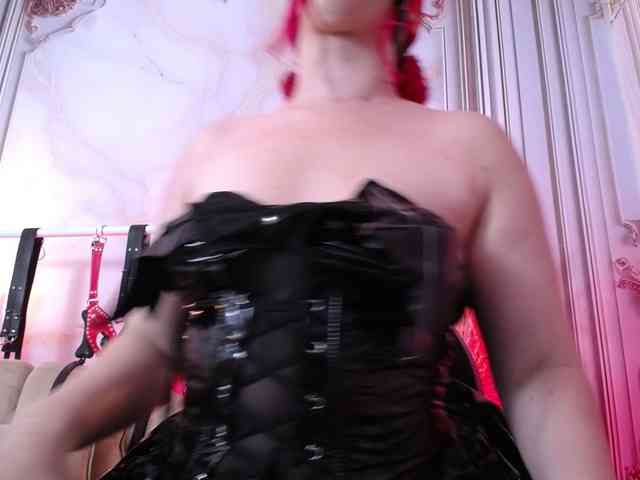 Naty-slavedoll webcam