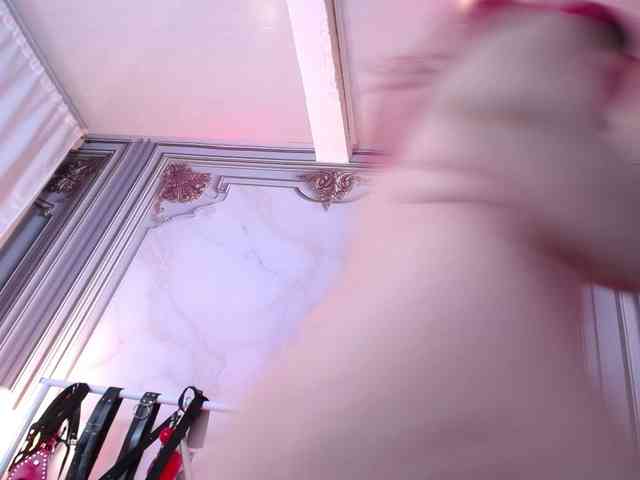 Naty-slavedoll webcam