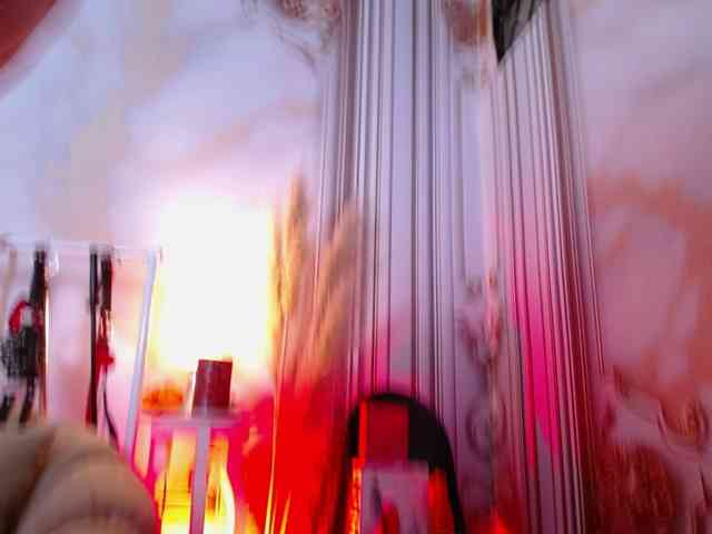 Naty-slavedoll webcam