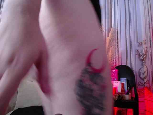 Naty-slavedoll webcam