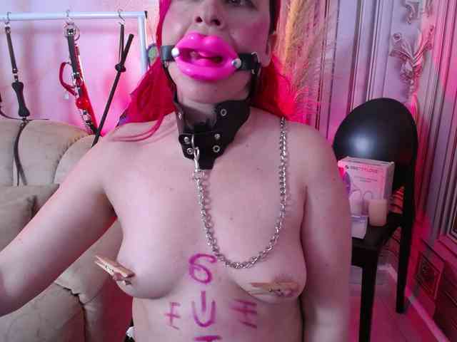 Naty-slavedoll webcam