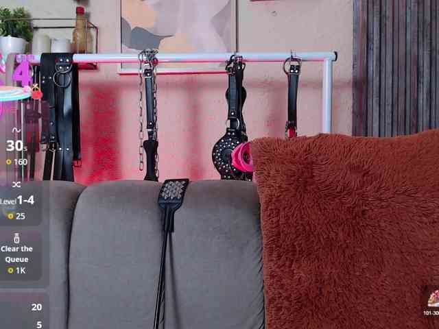 Naty-slavedoll webcam