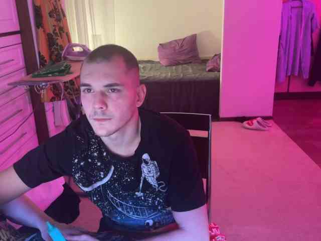 Virtual_king_n_queen