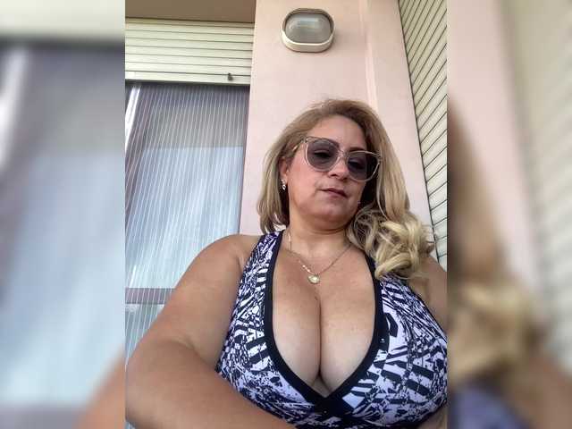 zhamira webcam