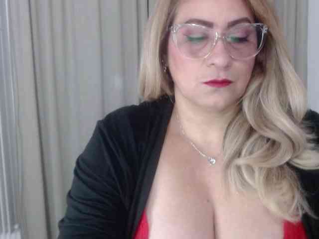 zhamira webcam