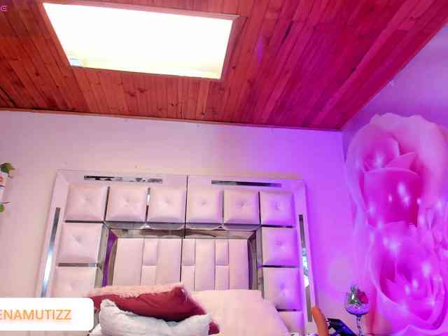 Yelena-mutiz webcam