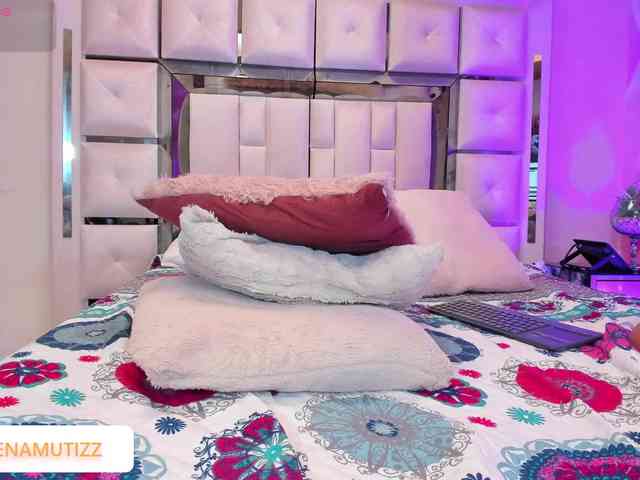 Yelena-mutiz webcam