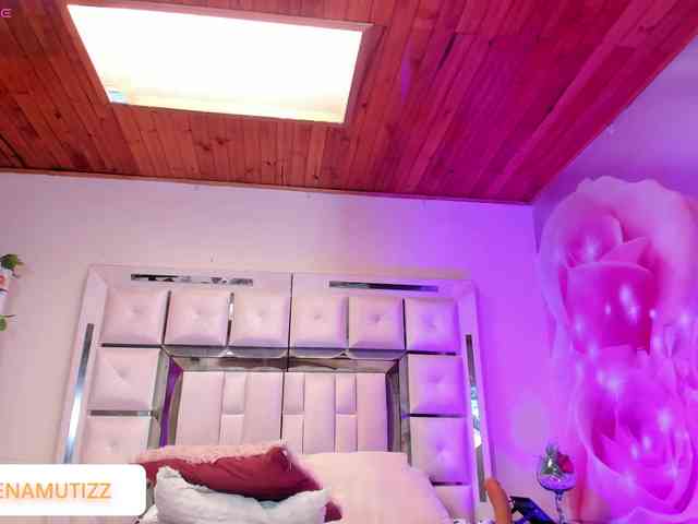 Yelena-mutiz webcam