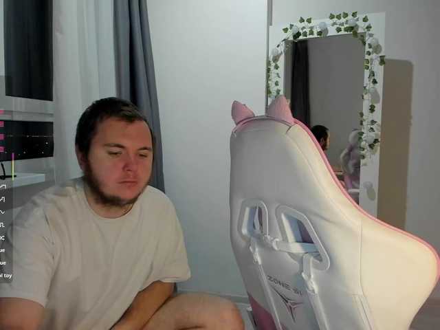 Accedi alla chat con il nickname FanatKenli FanatKenli