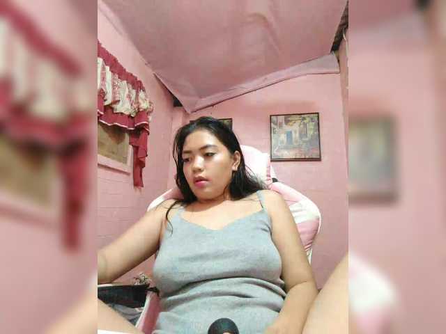 Vai a chattare su hornylittleprincess69 hornylittleprincess69