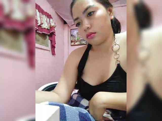 hornylittleprincess69 (XXPRINCESSPUSSYFORYOUXX, XXhornywetprincess99XX)