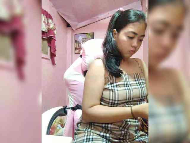 hornylittleprincess69 webcam