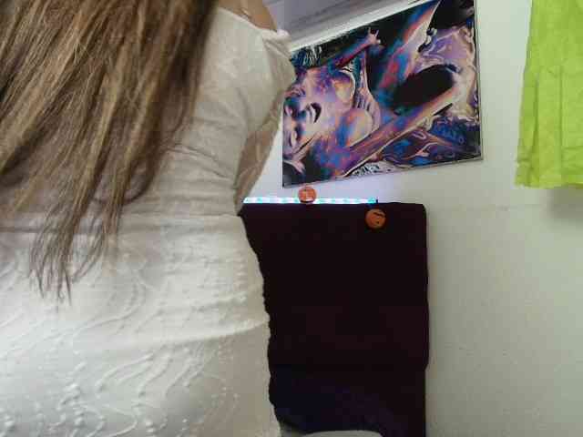 LinaBrowm webcam