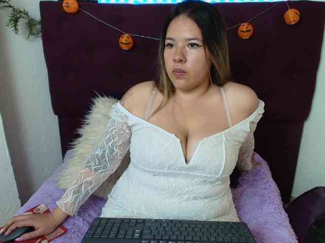 LinaBrowm webcam