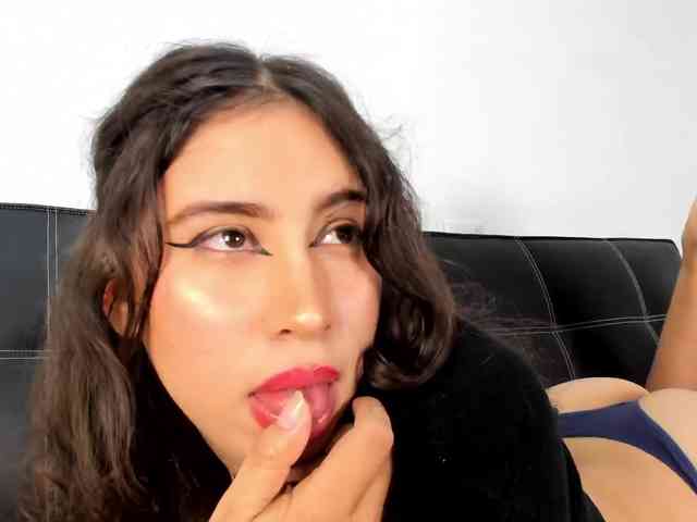 Bong-cams9392 webcam