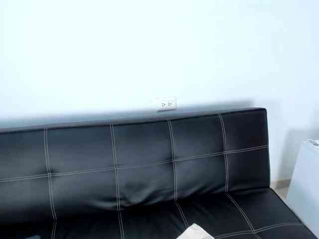 Bong-cams9392 webcam