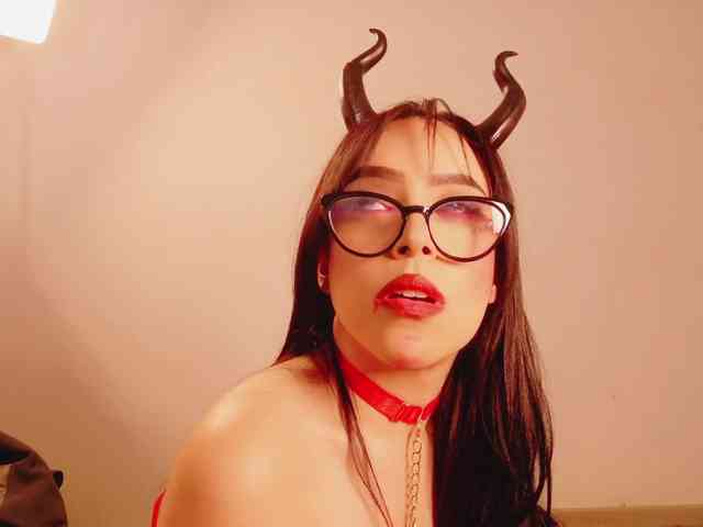 DirtyLittleSlut webcam