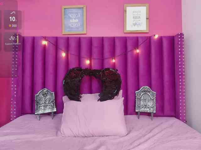 DirtyLittleSlut webcam