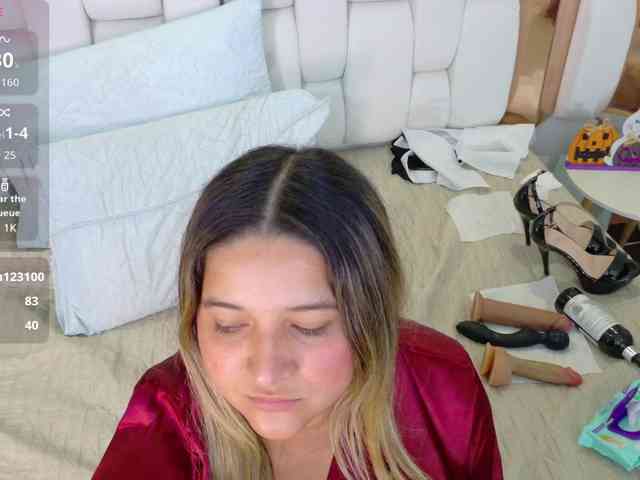 MEGANARIANAA webcam