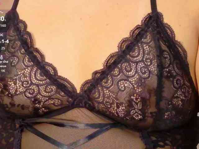 MEGANARIANAA webcam