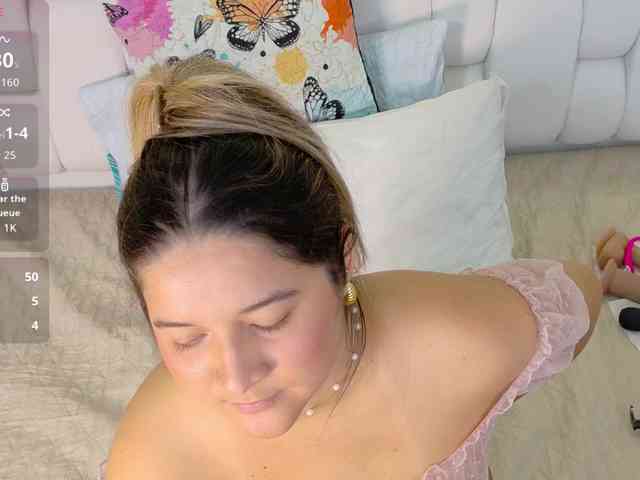 MEGANARIANAA webcam