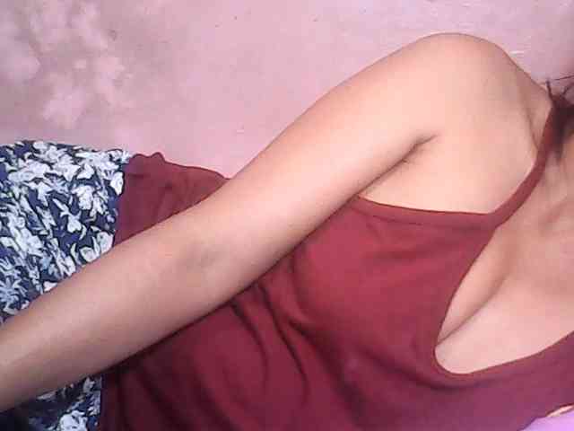 Yummyasian22 webcam