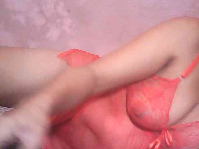 Yummyasian22 webcam