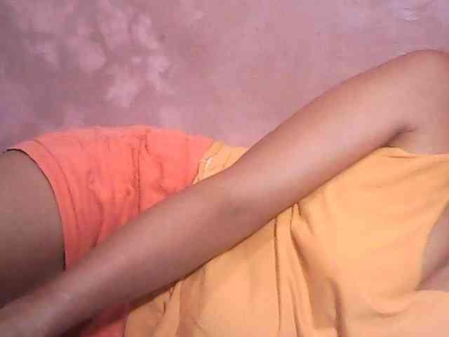 Yummyasian22 webcam