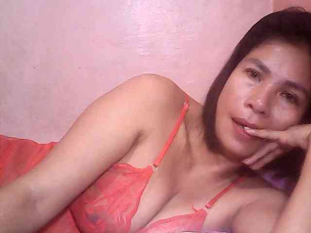 Yummyasian22 webcam