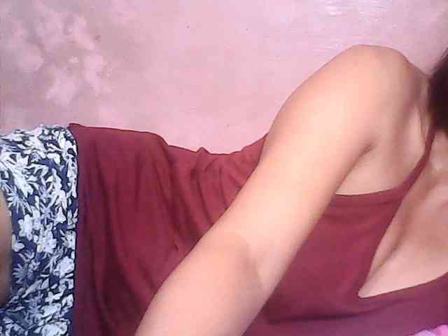 Yummyasian22 webcam