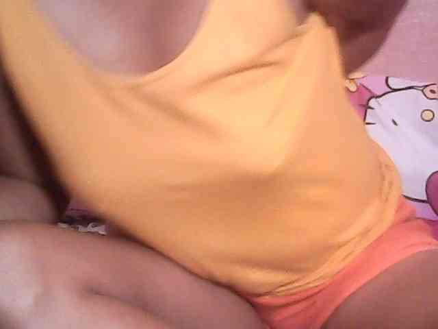 Yummyasian22 webcam