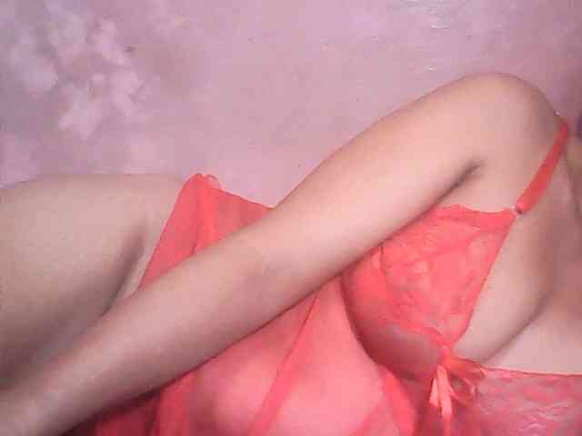Yummyasian22 webcam