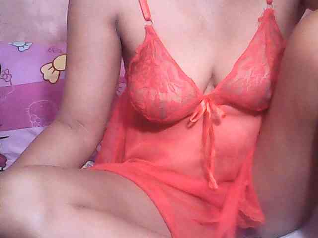 Yummyasian22 webcam