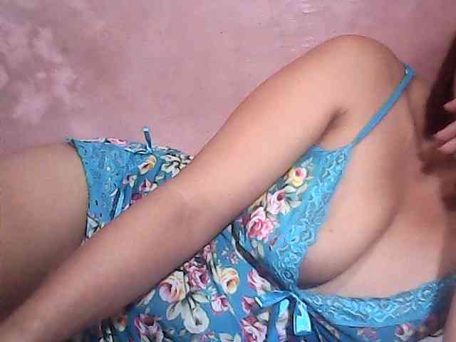 Yummyasian22 webcam