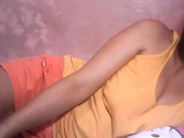 Yummyasian22 webcam