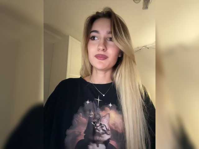 -Lana-Chester- webcam