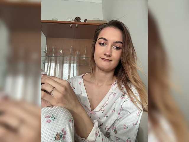 go to chat with -Lana-Chester-