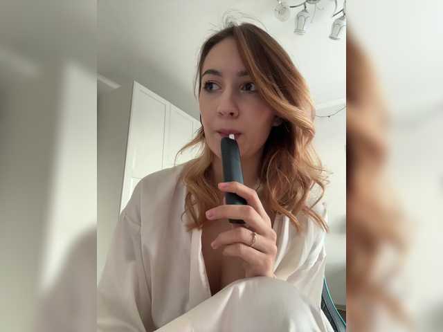 Entra en el chat con el modelo -Lana-Chester- -Lana-Chester-
