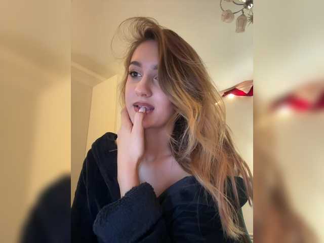 Entra en el chat con el modelo -Lana-Chester- -Lana-Chester-