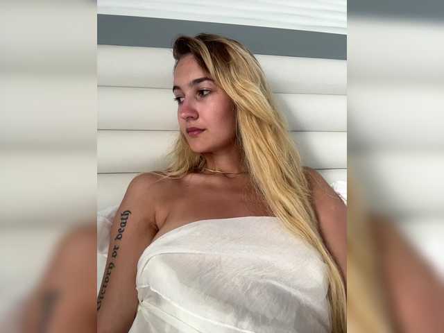 -Lana-Chester- webcam