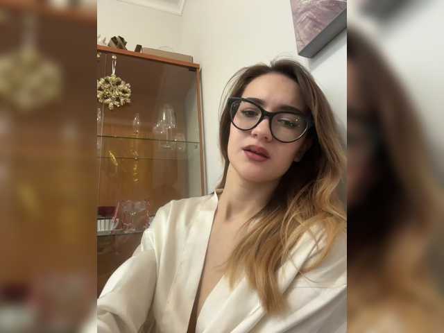 Entra en el chat con el modelo -Lana-Chester- -Lana-Chester-